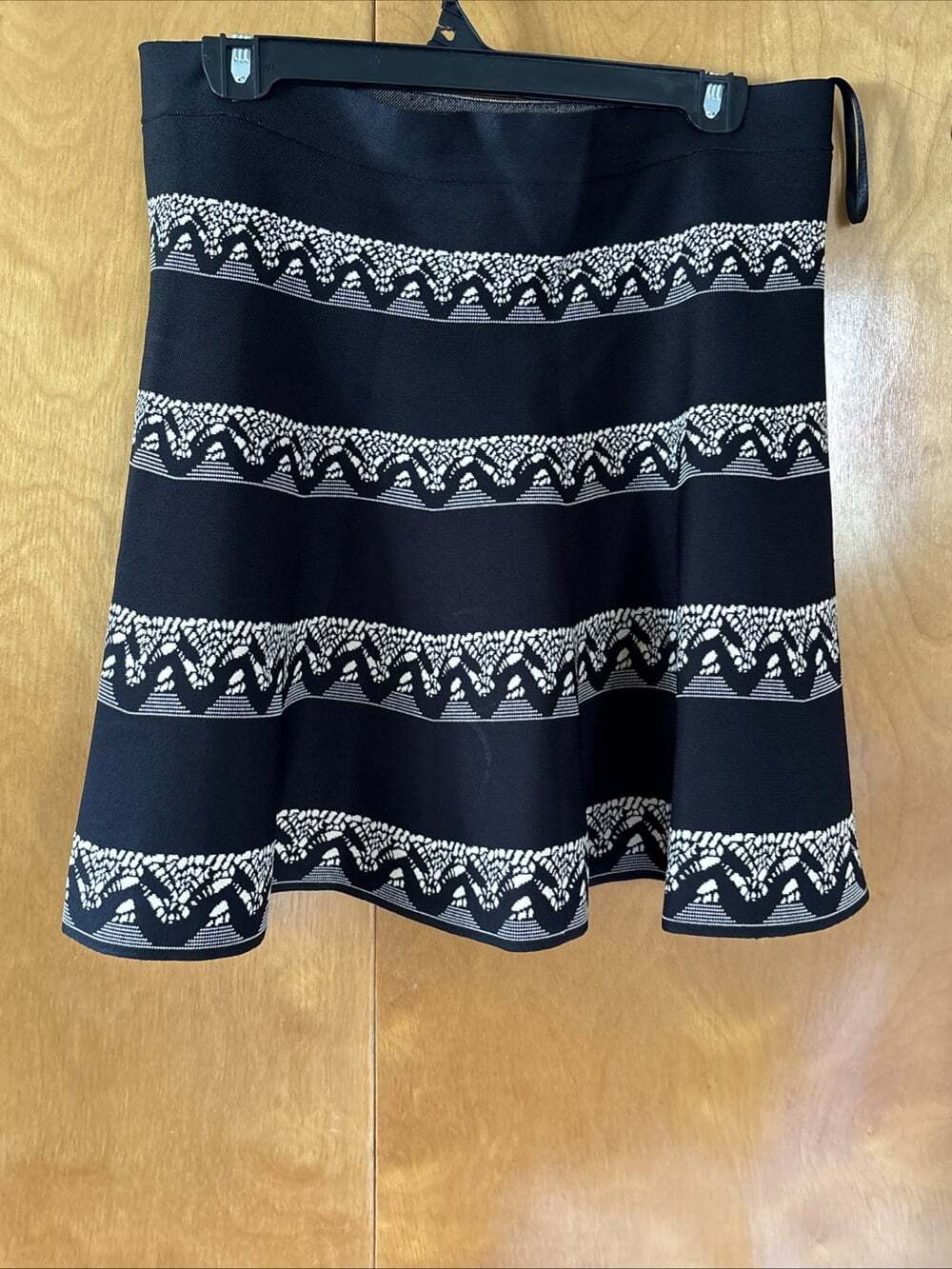 BCBGMaxAzria Alisse Knit Flare Mini Skirt Women Sz L Black Beige Thick Stretch - Picture 2 of 14